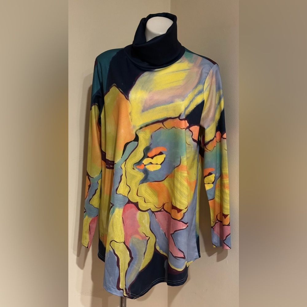 JUST FASHION NOW NWT Bright Multi Art Abstract Turtleneck Long Sleeve Top Sz L
